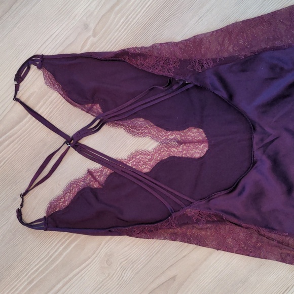 Vintage Victoria's Secret purple lace camisole top low scoop back - Picture 12 of 15